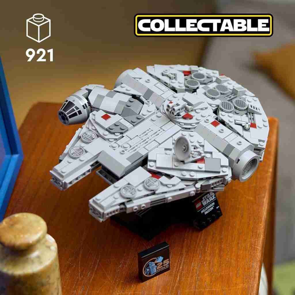 Millenium Falcon lego set