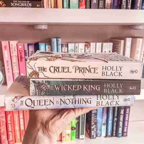 books like the Cruel Prince (5)