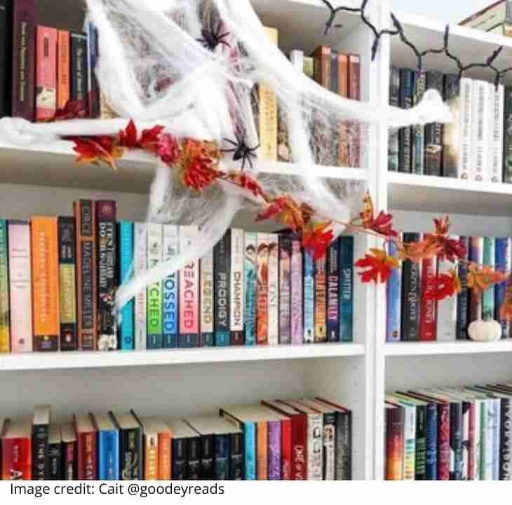 fall bookshelf decor